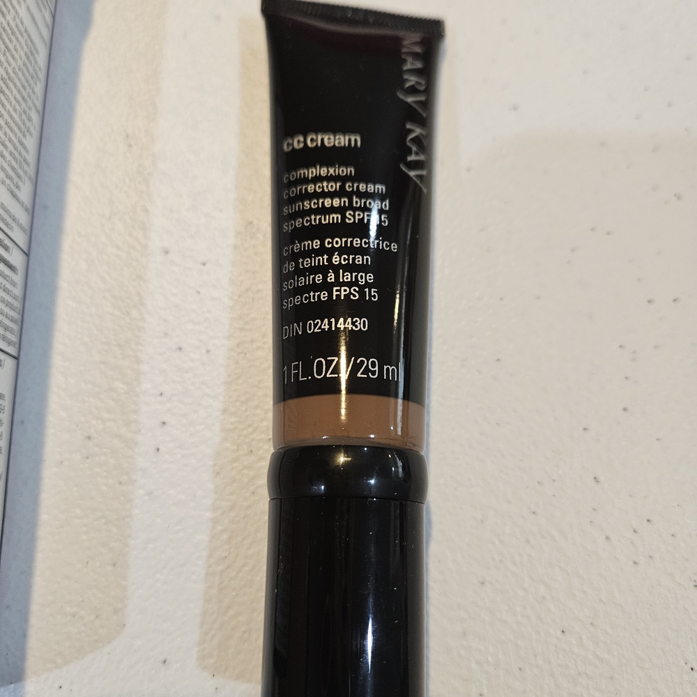 Mary Kay CC Cream - Broad Spectrum SPF 15 Very Deep